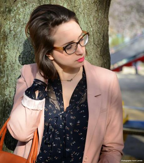 Un jean Flare et du rose poudré Un jean Flare et du rose poudré