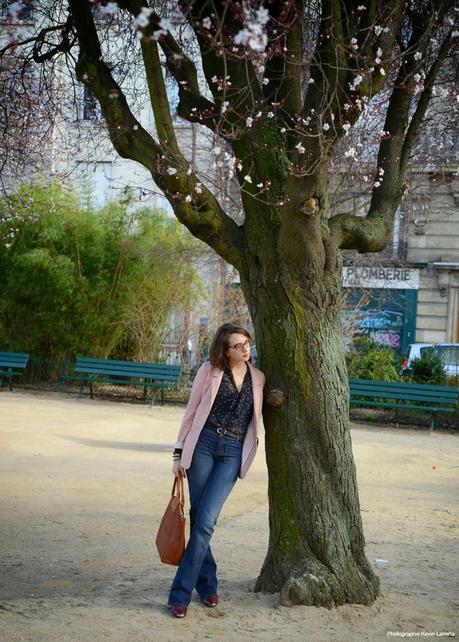 Un jean Flare et du rose poudré Un jean Flare et du rose poudré