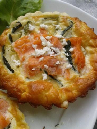 Tarte à la truite fumée et aux courgettes tartelettes truite fumée et courgettes