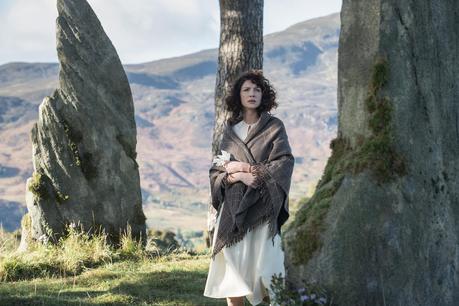 Outlander (2014) : carte postale historique écossaise