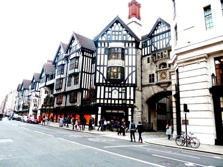 A proximité de Carnaby Street Londres, le paradis des fans de mode