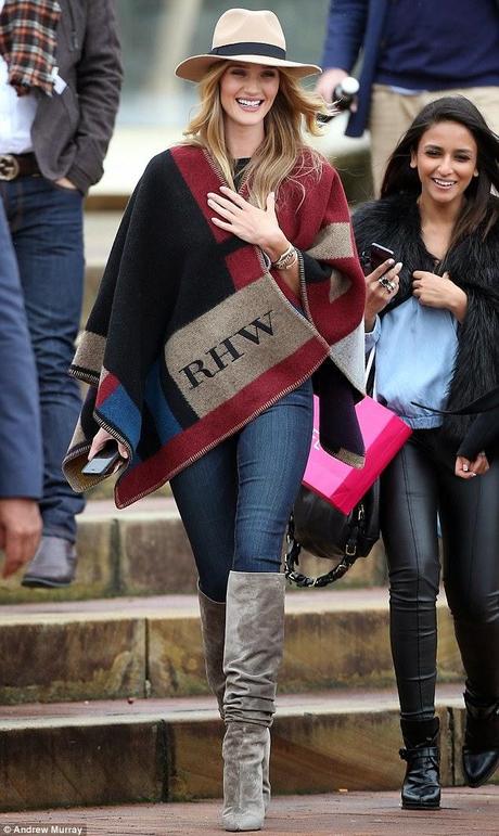 Toutes folles du poncho personnalisable Burberry Prorsum...