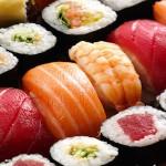 VIDEO : Comment faut il réellement manger des sushis?