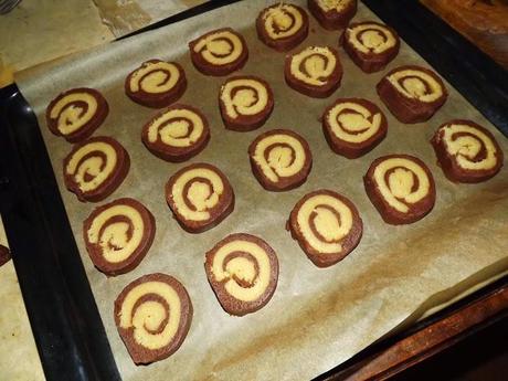 Biscuits spirales au cacao et à la pâte d'amande