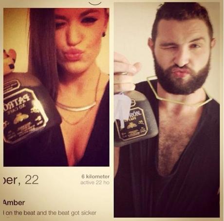 Il imite les poses des profils Tinder Jarrod-Allen88