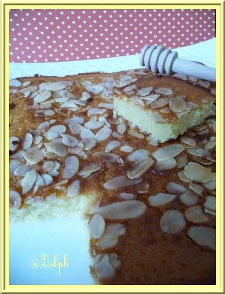 Cake au miel et aux amandes Cake au miel et aux amandes