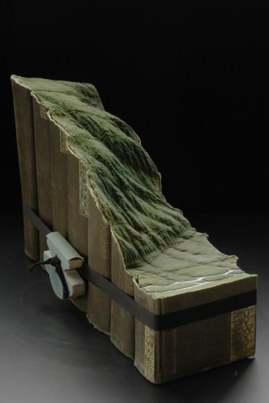 guy-laramee-sculpture sur livre mogwaii (28)