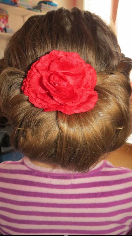 Tuto coiffure #1 : Chignon tressé Tuto coiffure #1 : Chignon tressé