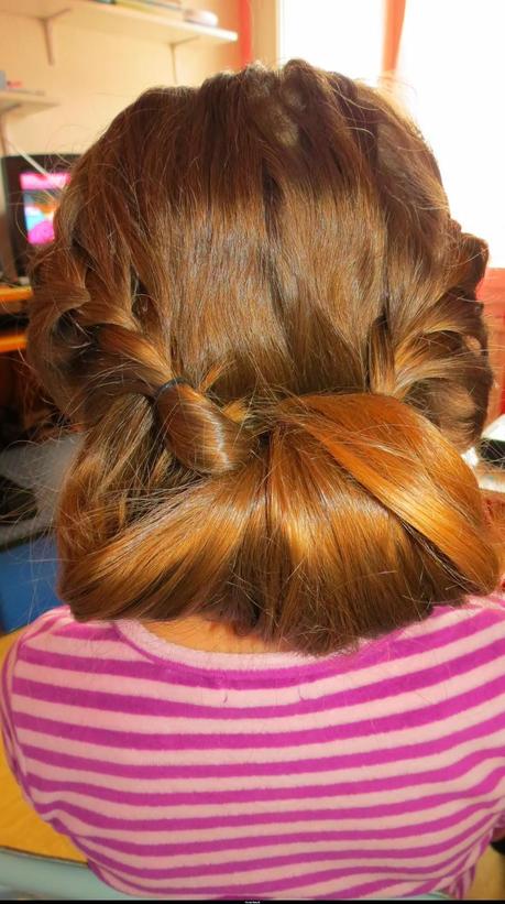 Tuto coiffure #1 : Chignon tressé Tuto coiffure #1 : Chignon tressé