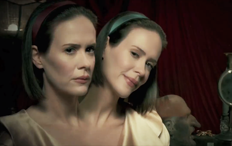 American Horror Story, saison 4 : Une première bande-annonce dévoilée ! American Horror Story, saison 4 : Une première bande-annonce dévoilée !