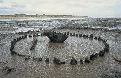 Angleterre: un deuxième cercle de bois daté de la même période que Seahenge Angleterre: un deuxième cercle de bois daté de la même période que Seahenge