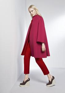 Promenade pour un Objet d’Exception enchante l’Avenue Montaigne De véritables œuvres d'art : Formes, Matières, Couleurs et Volumes. « Max Mara Atelier » est un projet spécial s'articulant autour du cœur de l'univers Max Mara: le Manteau. Cet hiver, la collection est luxueuse, l’allure simplement sophistiquée, glamour, intemporelle. Pour la
