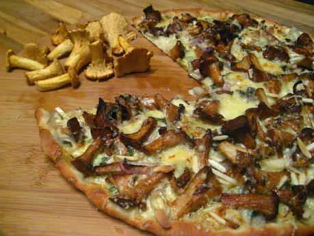 Pizza aux chanterelles fraîches Pizza aux chanterelles fraîches