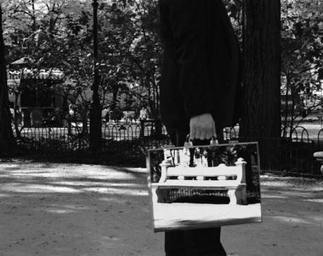PHOTOGRAPHY : THE MIRROR SUITCASE MAN the-mirror-suitcase-man-09