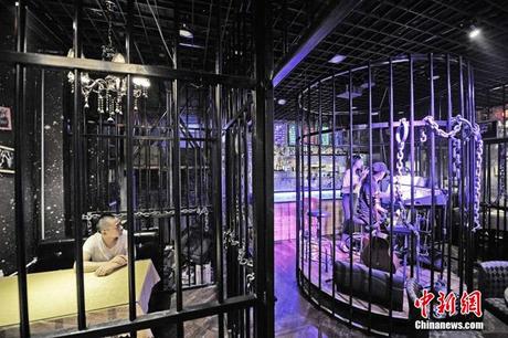Ouverture d’un restaurant-prison où vous dînez dans des cellules Prison-themed-restaurant-Tianjin02