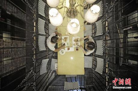 Ouverture d’un restaurant-prison où vous dînez dans des cellules Prison-themed-restaurant-Tianjin03