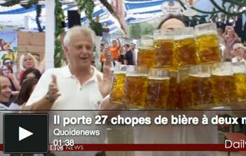 Record du Monde : 27 Litres de bières portées en même temps !