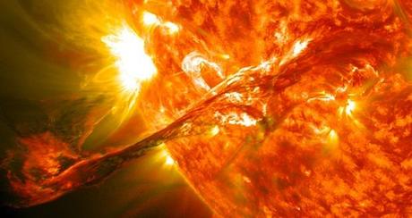 Deux tempêtes solaires s approchent de la Terre Attention à nos appareils électriques et électroniques, deux tempêtes solaires sapprochent de la Terre !