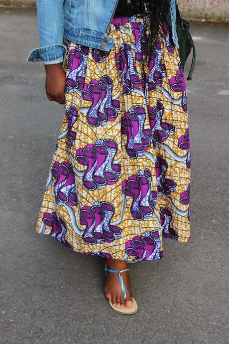 French Curves # 7: Stylée avec une pièce en Jean French Curves # 7: Stylée avec une pièce en Jean