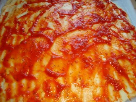 Pizza  moules , jambon, tomate