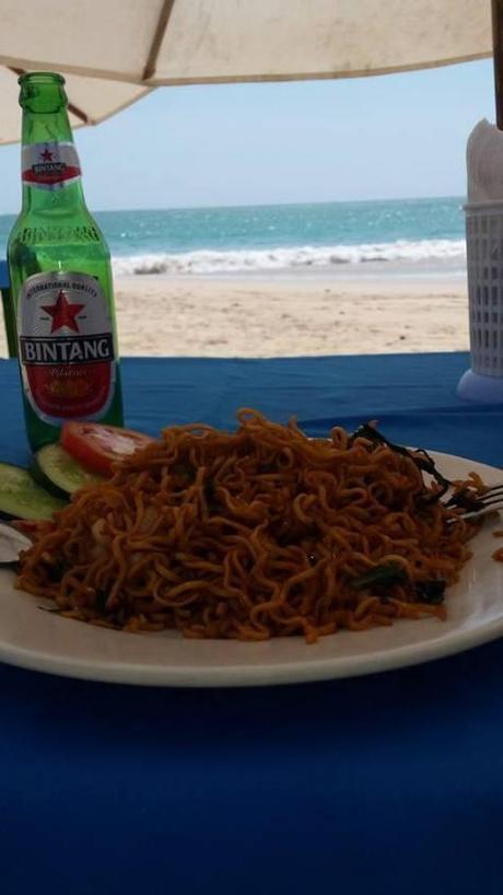 Manger sur la plage Bali