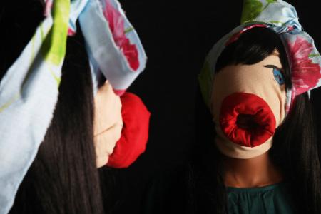 Vagina, Jyoti Singh Pandey vagina-photographie-couleur-dimensions-variables2013copyright-kelly-sinnapah-mary-soulcourtesy-maelle-galerie