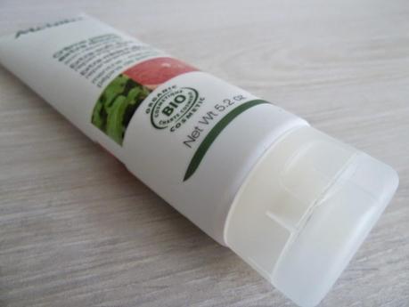 Mon soin préféré pour garder des pieds en forme : la crème pour les pieds extra douce - MELVITA Mon soin préféré pour garder des pieds en forme : la crème pour les pieds extra douce - MELVITA