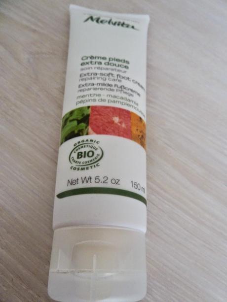 Mon soin préféré pour garder des pieds en forme : la crème pour les pieds extra douce - MELVITA Mon soin préféré pour garder des pieds en forme : la crème pour les pieds extra douce - MELVITA