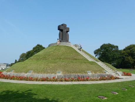 Les Allemands aussi ... dorment à La Cambe P1140729