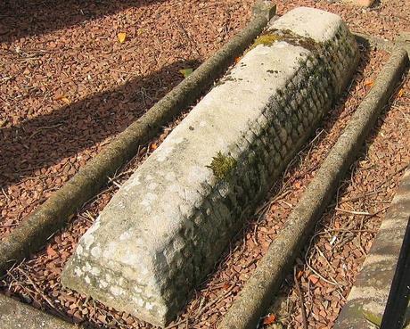 Une Inscription runique rarissime découverte sur le terrain d'une ancienne église