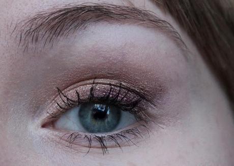 Un maquillage de soirée bordeau et or ! Un maquillage de soirée bordeau et or !