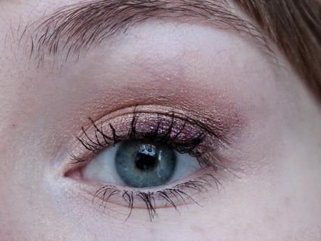 Un maquillage de soirée bordeau et or ! Un maquillage de soirée bordeau et or !