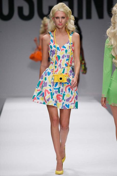 Moschino présente une collection 2015 inspirée de Barbie Moschino-SpringSummer-2015--035