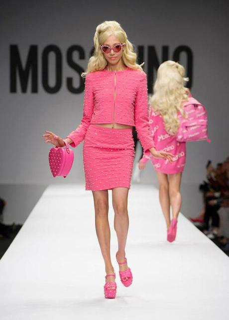 Moschino présente une collection 2015 inspirée de Barbie Moschino-SpringSummer-2015--04