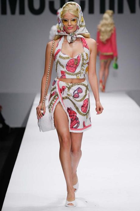 Moschino présente une collection 2015 inspirée de Barbie Moschino-SpringSummer-2015--032