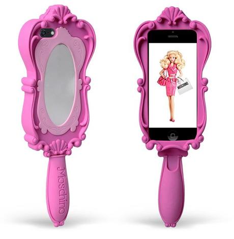 Moschino présente une collection 2015 inspirée de Barbie Moschino-SpringSummer-2015-iphone