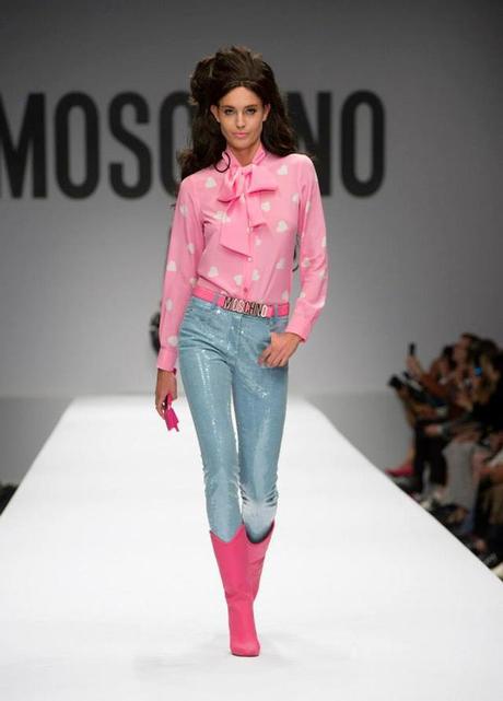 Moschino présente une collection 2015 inspirée de Barbie Moschino-SpringSummer-2015--02