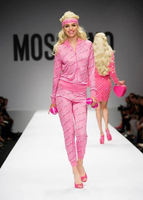 Moschino présente une collection 2015 inspirée de Barbie Moschino-SpringSummer-2015--03