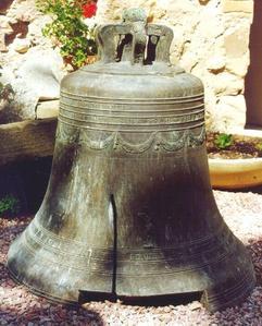 Le pilier inversé de la Vierge. Le pilier inversé de la Vierge.