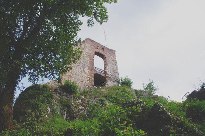 L’Alsace, entre grotte et château ! Chateau de Ferrette