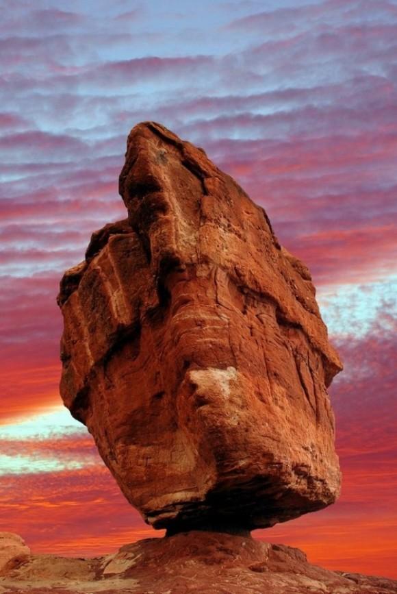 Balanced Rock in the Garden of the Gods – Colorado Springs, Colorado