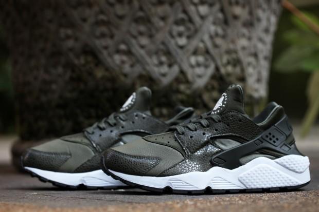 Nike WMNS Air Huarache Cargo Kaki/White Nike-Air-Huarache-Khaki-Cargo-femme