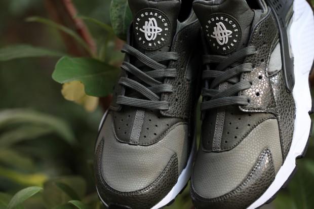 Nike WMNS Air Huarache Cargo Kaki/White Nike-Air-Huarache-Khaki-femme