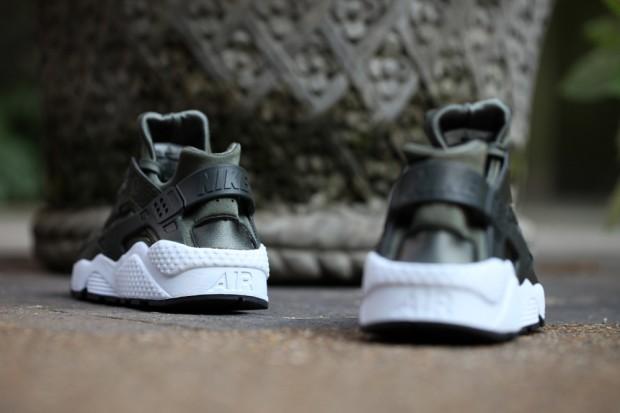 Nike WMNS Air Huarache Cargo Kaki/White Nike-Air-Huarache-Khaki-femme-wmns