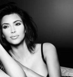 De nouvelles photos de stars nues, dont Vanessa Hudgens et Kim Kardashian, diffusées sur le net De nouvelles photos de stars nues, dont Vanessa Hudgens et Kim Kardashian, diffusées sur le net