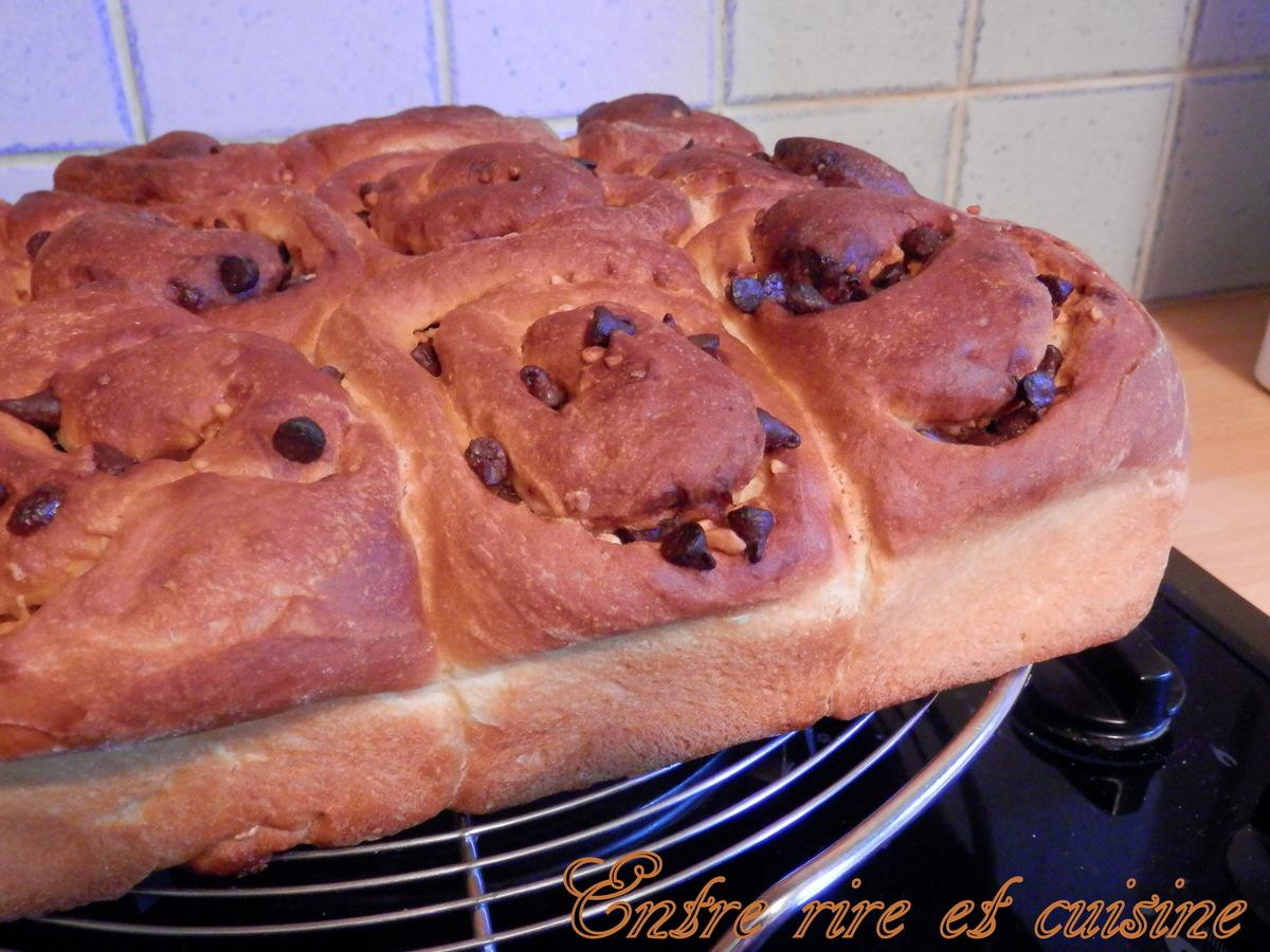 Brioche au yaourt liquide, pralin et pépites de chocolat