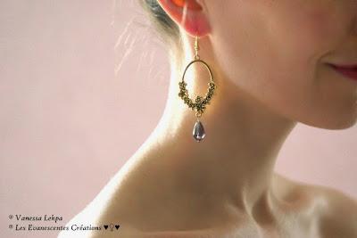 paire de boucles d'oreille estampe or vieilli perle howlite turquoise Vanessa Lekpa : boucles d'oreille style romantique vintage pin-up avec estampe ancienne vintage avec fleurs sculptées beau bijoux pas cher