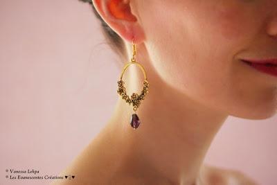paire de boucles d'oreille estampe or vieilli perle cristal violet Vanessa Lekpa : bijoux et boucles d'oreille style vintage féérique et bohème avec estampe a fleur or vieilli bronze et perle de cristal violet