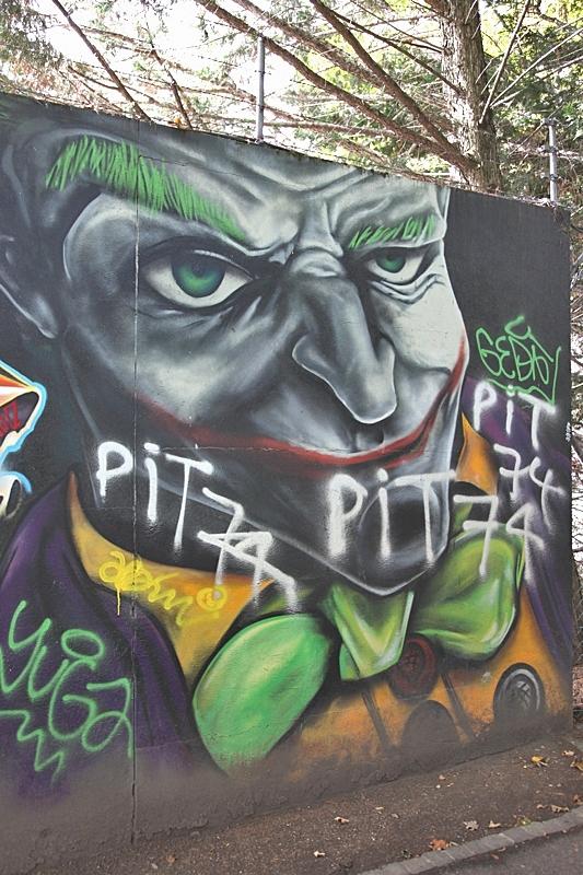 Des graffitis à la Queue d’Arve IMG_0345-sssssssss.jpg