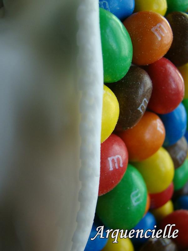 Gâteau M&M's pour la Kermesse d'école, wedding cake Gâteau m&m's effet fermeture éclair